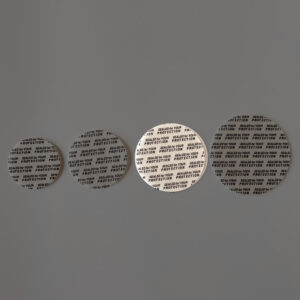 感壓封口紙-45牙用，直徑43.5mm，厚度:1mm。