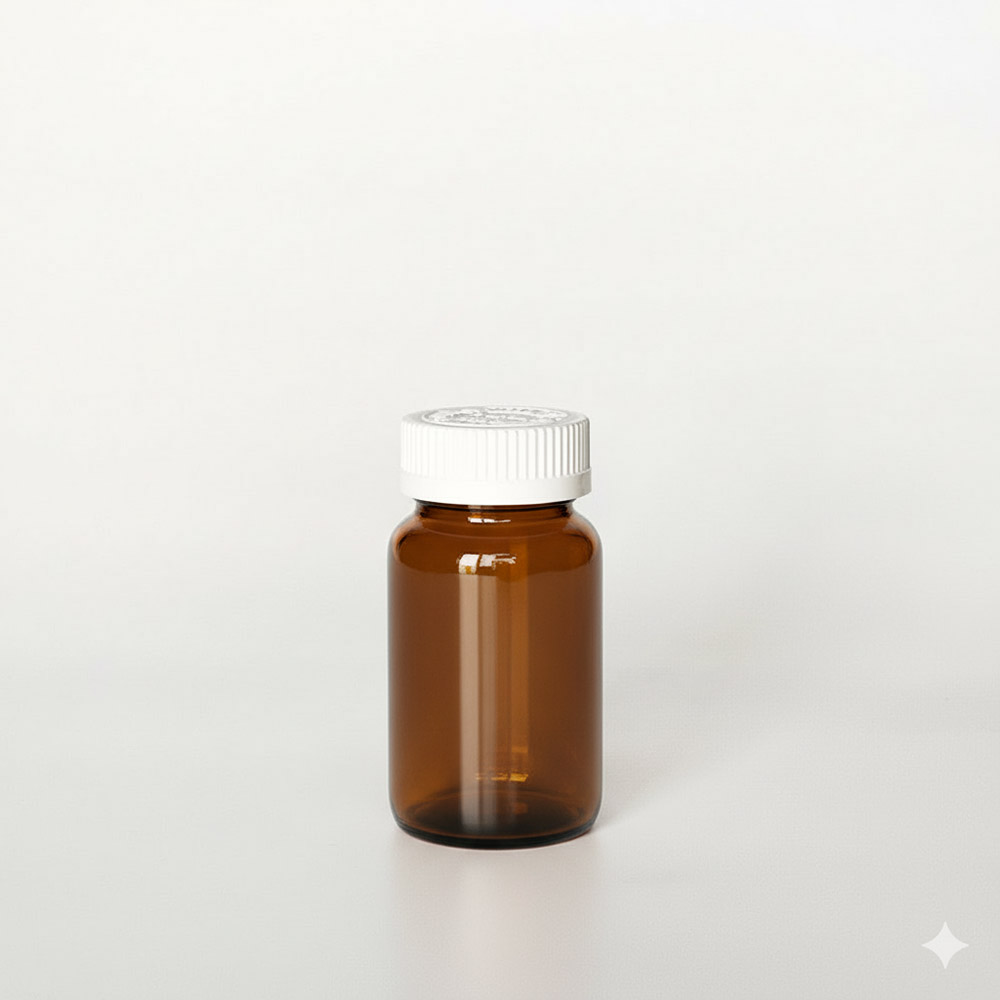 BCPG-120，茶色兒童安全蓋120ml PETG錠劑瓶，是由茶色的PETG塑膠瓶上面搭配白色的38牙兒童安全瓶蓋，安全瓶蓋裡面含有墊片及感壓封口紙，整組瓶子直立於一張白色背景上。此塑膠容器通常用於保健食品、醫療藥品、健康食品、分裝藥瓶、藥罐或是寵物用藥品身上。